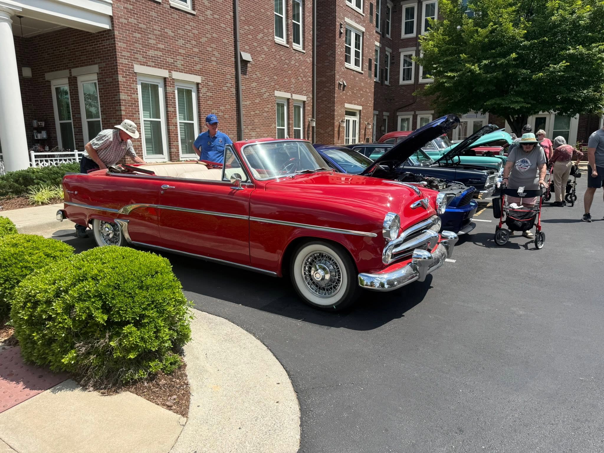 Car show picture