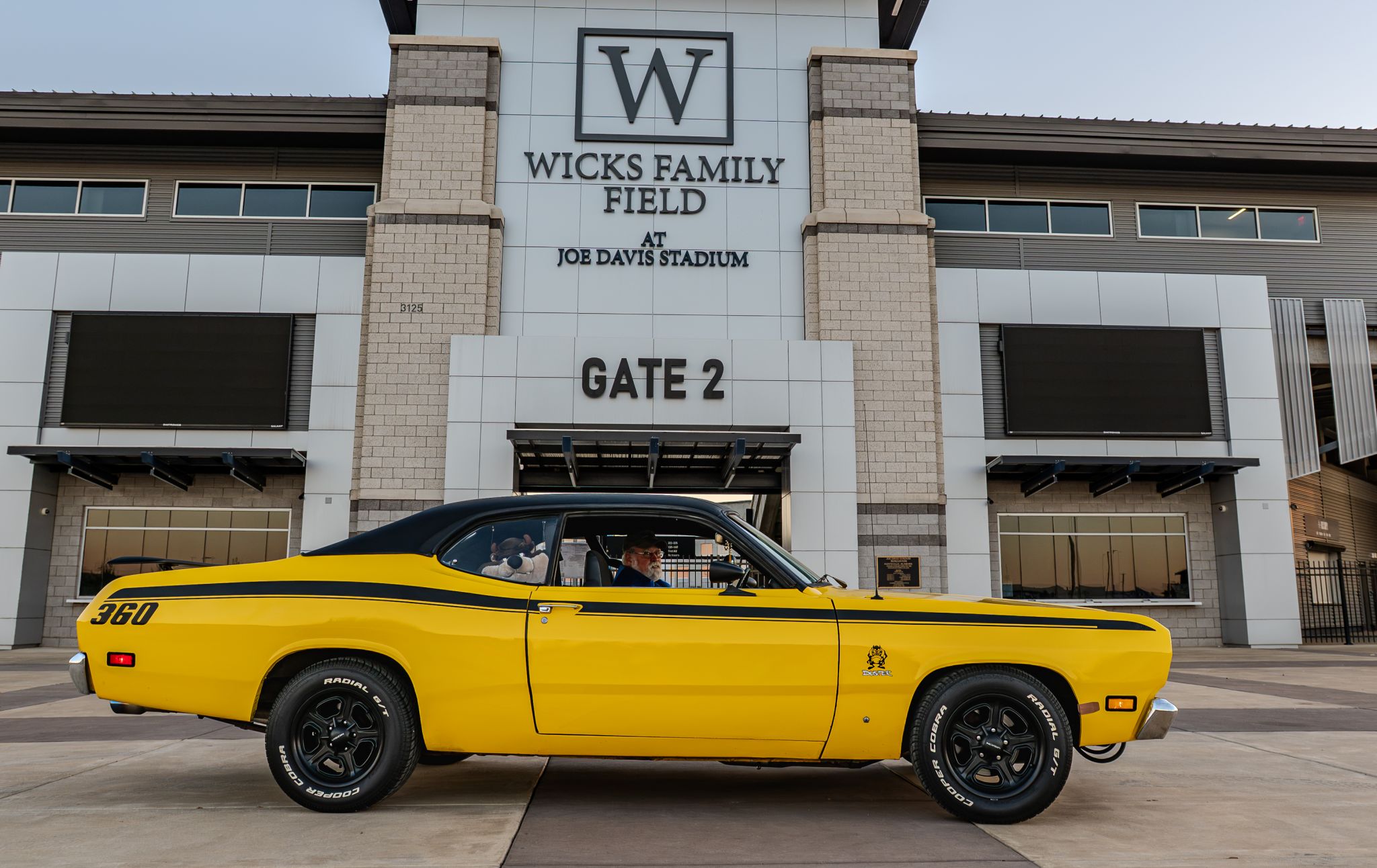 Car show picture