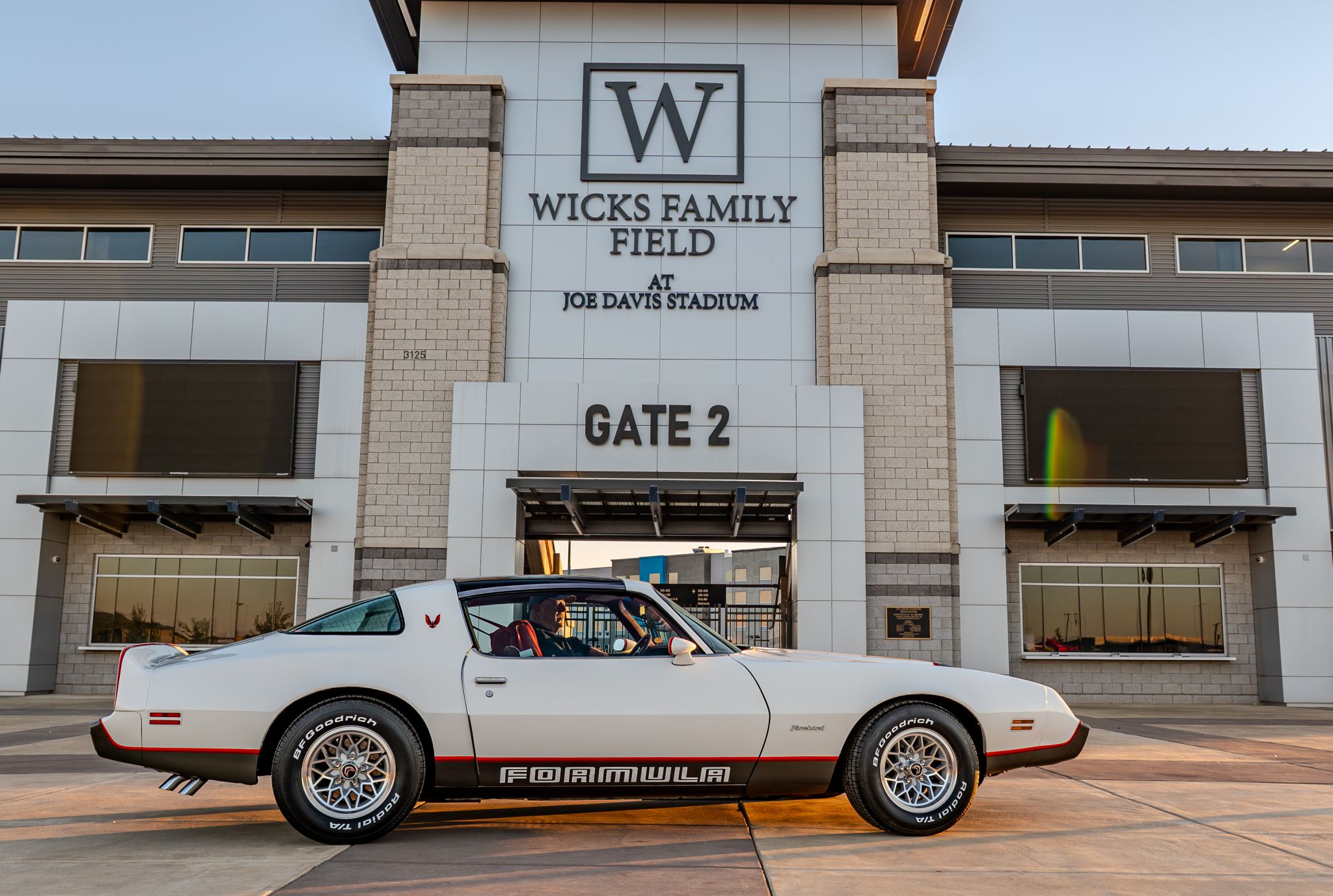 Car show picture