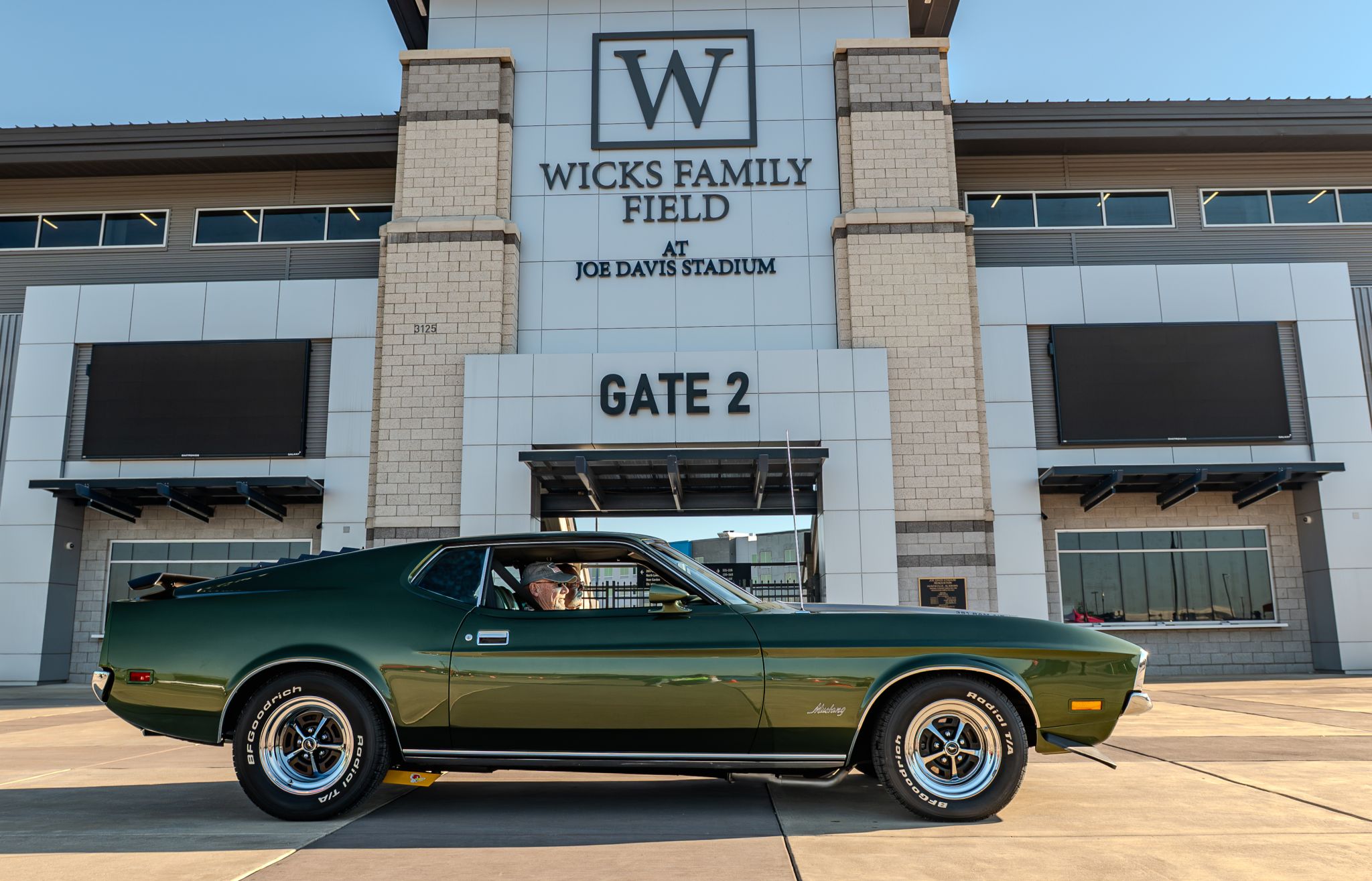 Car show picture