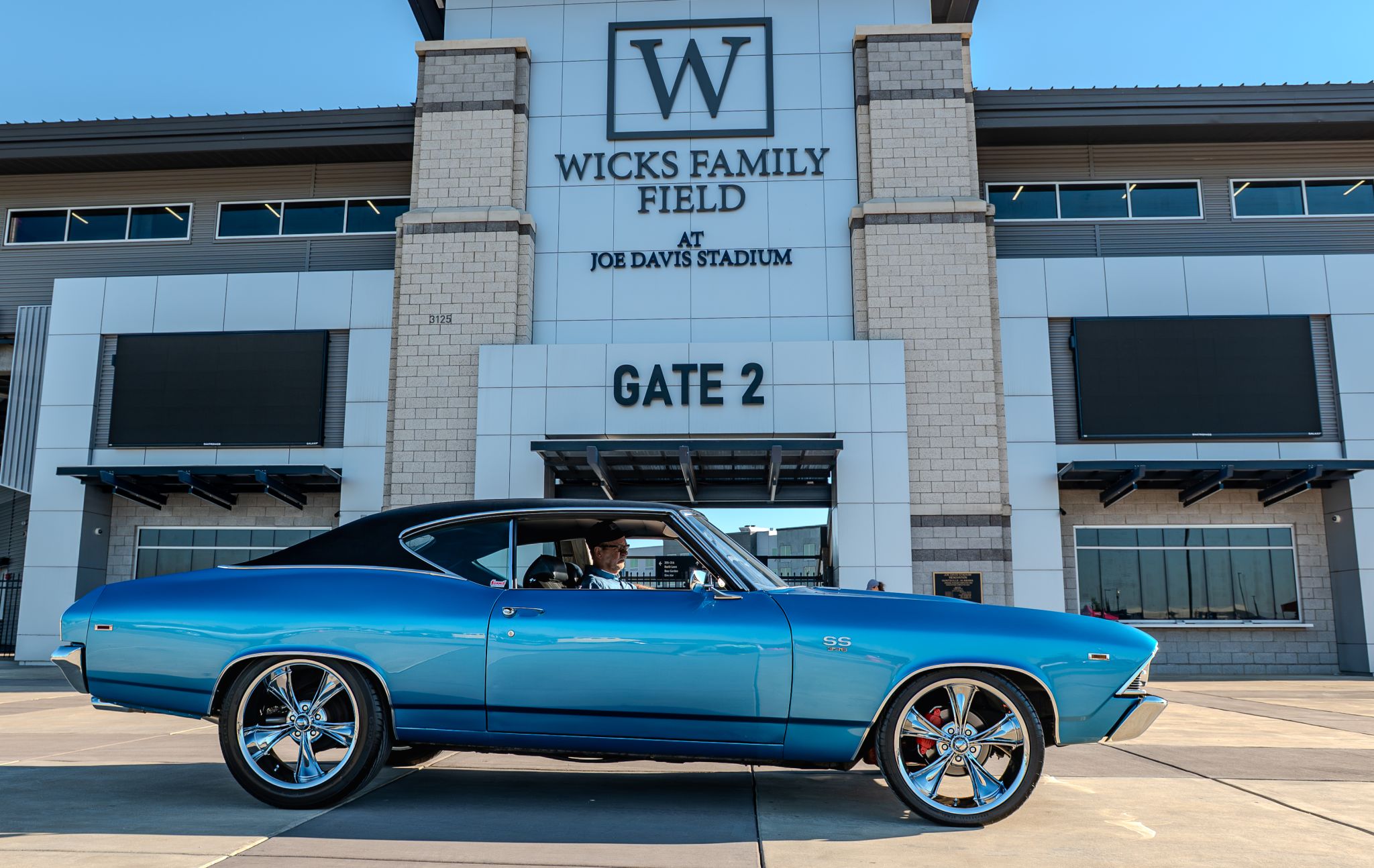 Car show picture