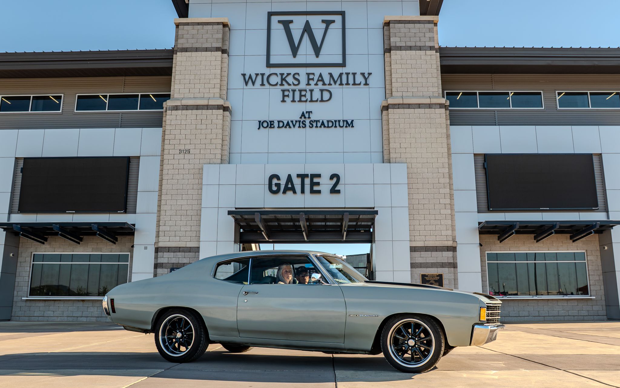Car show picture